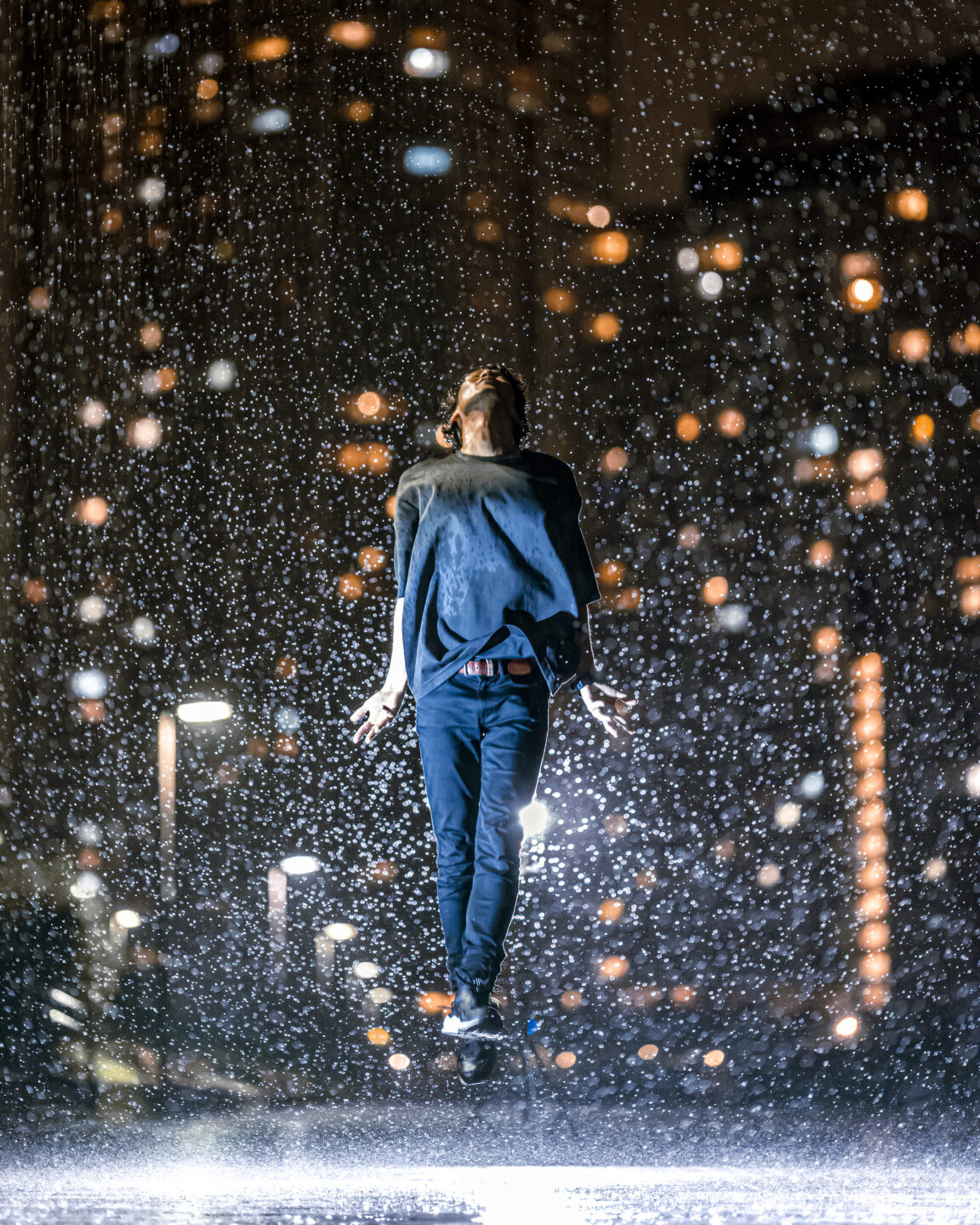 煌びやかな街並みを幻想的に！雨の日の夜景撮影テクニック