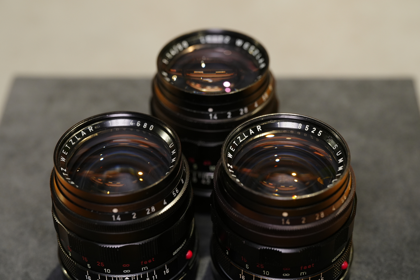 新宿 北村写真機店のカウンターで、お薦めライカを味わい尽くす｜Vol.020 ズミルックス50mm f1.4　ブラックペイント