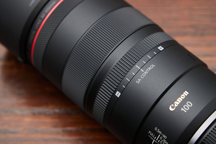 01_キヤノン RF100mm F2.8 L MACRO IS USMの製品画像.jpg