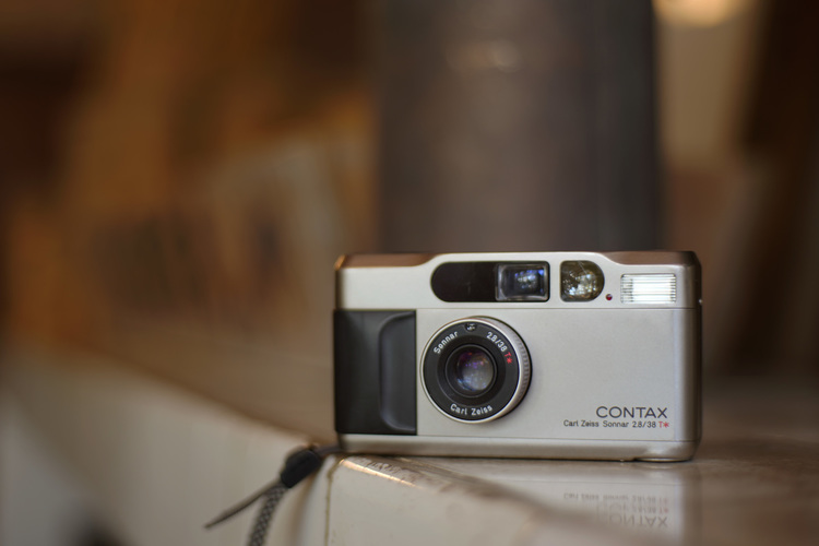 京セラ CONTAX T2 レビュー｜高級コンパクトフイルムカメラの先駆者